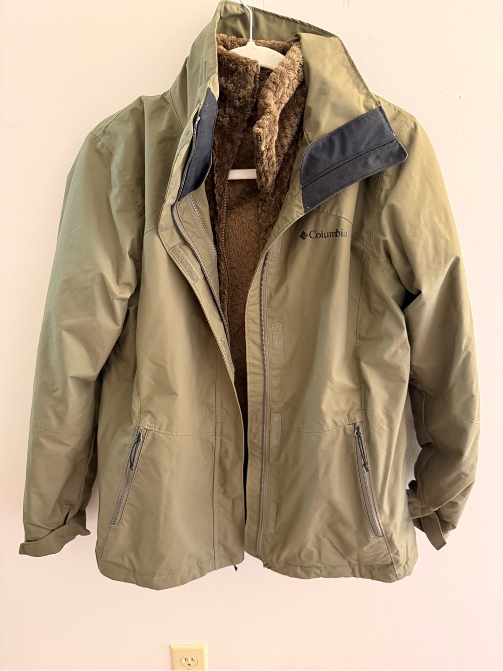 Columbia Olive Green Ski Jacket with Brown Faux-Fur Lining